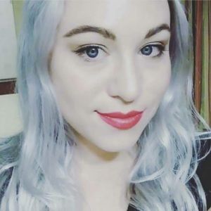 Meet your Posher, Roxanne